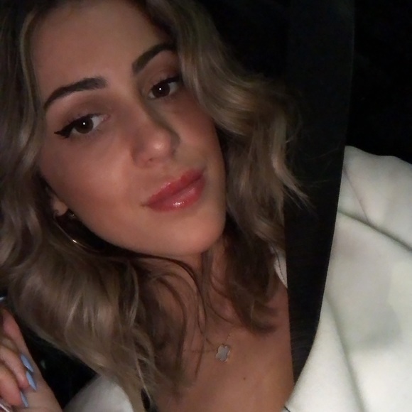 Meet your Posher, Melissandra - Picture 6 of 9